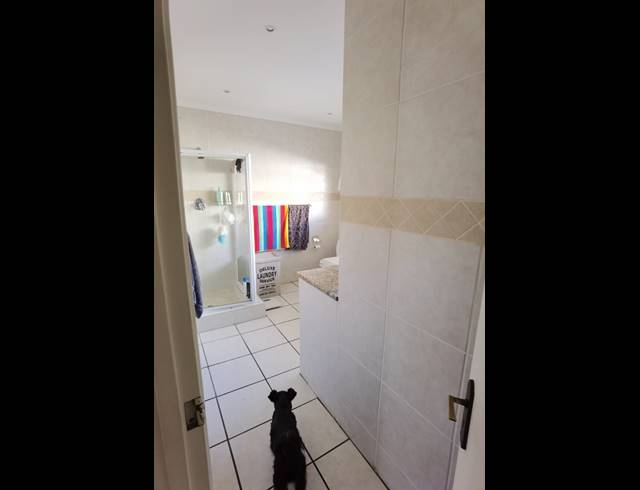 3 BEDROOM FREESTANDING TO LET IN STRAND CENTRAL